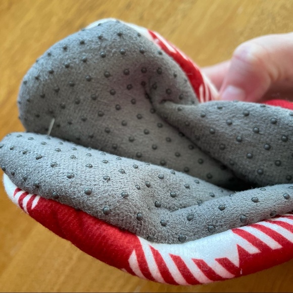 Rae Dunn CHEER Slippers Plaid Red & White Size S/M 5-7 BRAND NEW!! - Picture 6 of 6